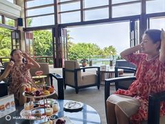 -亚龙湾喜来登·美景台大堂吧