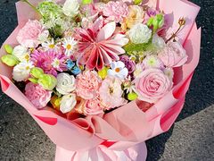 -何兮花店·气球派对鲜花店(马桥银春路万科城店)