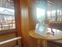 -猫的天空之城概念书店(丽江古城饮玉巷店)
