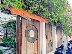 -Cuc Gach Quan Restaurant