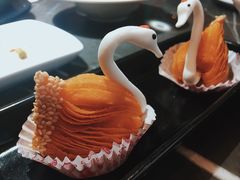 鲜果榴莲天鹅酥-陶陶居酒家(海岸城店)