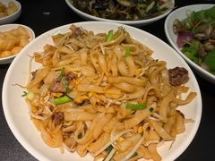 炒牛肉粿条-皮蛋弟砂锅店(总店)