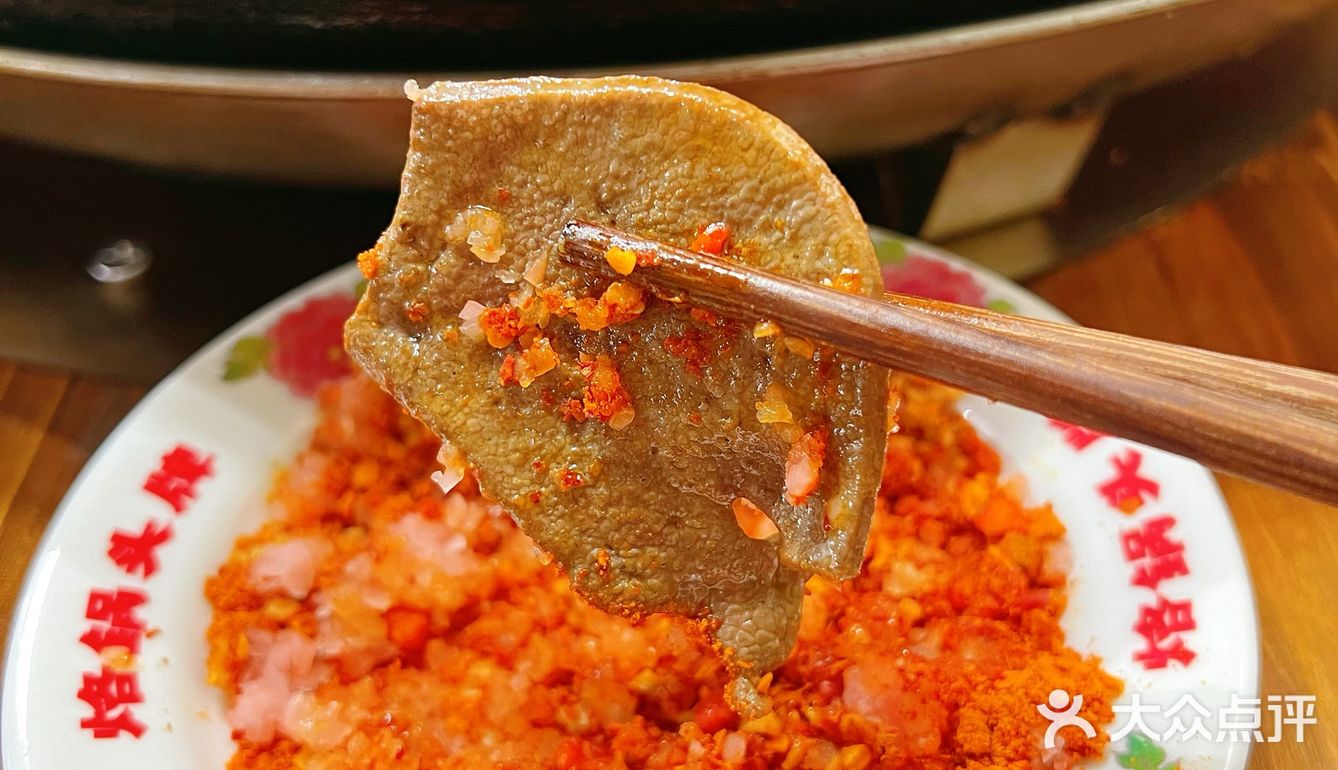 一场关于烙锅的美食探险，品尝正宗的贵州味道👅