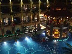 我们阳台看下去就是泳池-稷泽·海丽宾雅温泉度假酒店