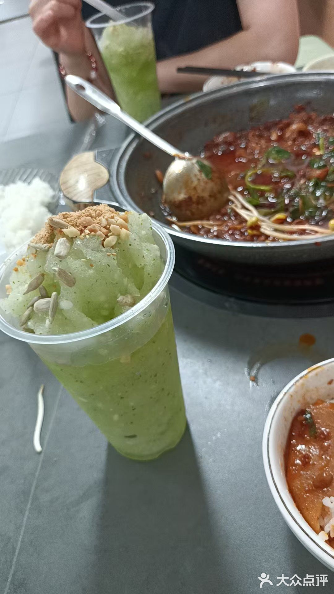 今天火锅吃撑了，超满足