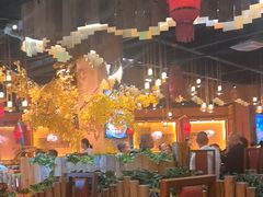 -老滇山寨•云南特色菜•地方菜•民族风情歌舞表演(金碧店)