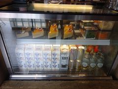 面包甜点陈列柜-BE NORMAL CAFE(霞溪路店)
