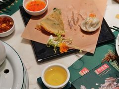-悦得闲广式点心茶楼(蓝鲸世界店)