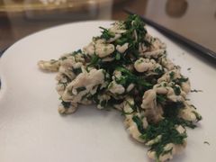 菊花三叶香拌桃仁-海富门·带鱼·淮扬菜·粤菜(甘家口店)