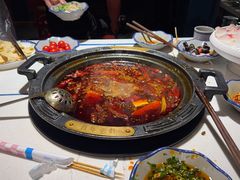 -爱你您·自家鱼塘·活水喷泉鱼火锅(八里店)