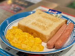 肠仔炒滑蛋配牛油西多士-敏华冰厅(天河城店)