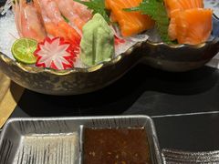 -山川小町·极番烧肉(新地假日广场店)