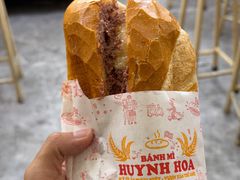 -Bánh Mì Huynh Hoa