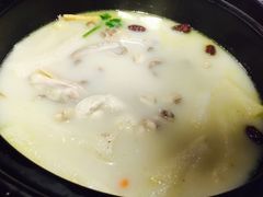 -洪氏嗨捞·广东猪肚鸡·椰子鸡火锅(西咸万象城店)