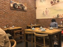 大堂-超越炭火牛蛙火锅鸡(河东店)