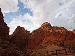 -天山神秘大峡谷