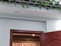 -张大师鸭爪爪特色干锅(南湖店)
