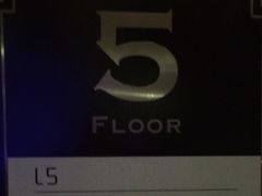 -环球港-停车场