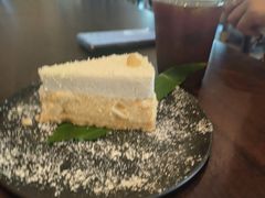 -Chom Cafe and Restaurant
