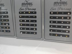 -AI艾耳·专业手工耳洞·穿孔美学馆