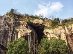 -伍山海滨石窟