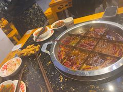 -憨孃孃·重庆老火锅(红山黑金店)