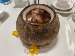 椰子八宝鸡汤-闻见中国海南菜(K11店)