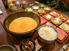 -银米·云南传统过桥米线(双廊黑金冠店)
