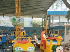 -顺德大良半月城游乐场