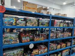 -逝水玩具折扣店