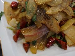 -石磨豆花家常菜·牦牛排土火锅