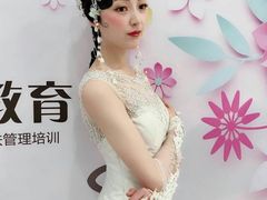 -群丽化妆摄影美甲纹绣培训学校