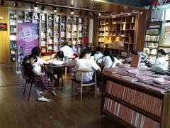 -新华书店(解放路店)