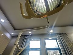 -茂菊口腔连锁(浦东南路店)