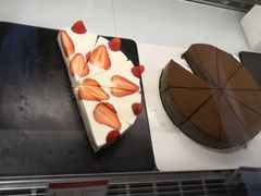 草莓酸奶冻芝士蛋糕-双风车咖啡馆 Twin Windmills(六道口店)