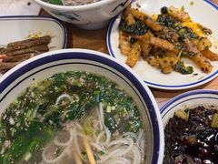 -云阿蛮云南生烫牛肉米线(奉贤路店)