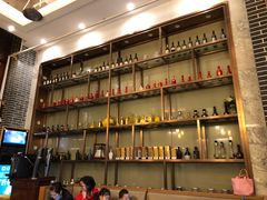 等位区-仁虎老火锅(黄泥磅店)