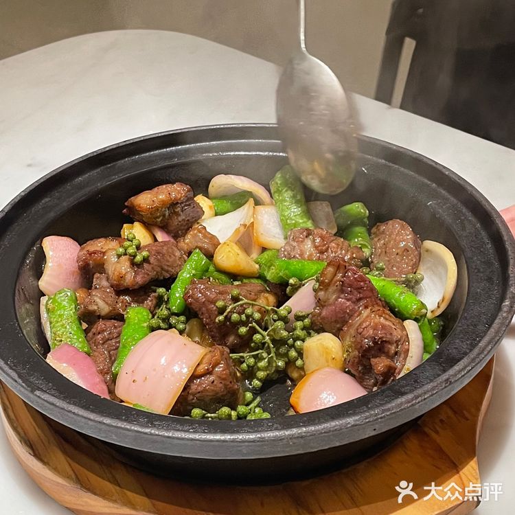 艾特你的饭搭子请你吃 这家店回头客超多想吃你就来