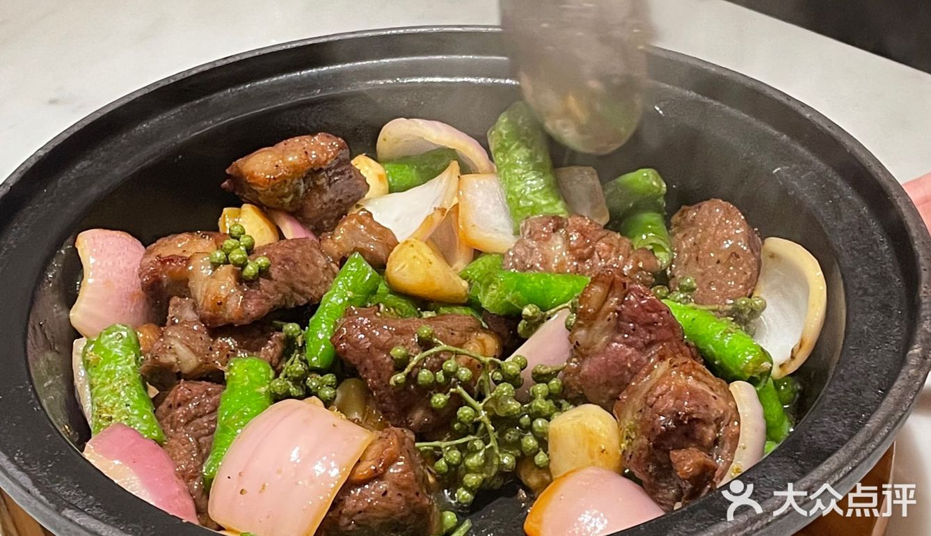 艾特你的饭搭子请你吃 这家店回头客超多想吃你就来