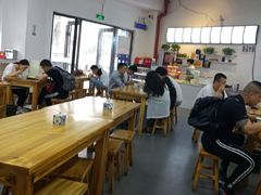 -马德元纯汤牛肉面(太奥广场店)