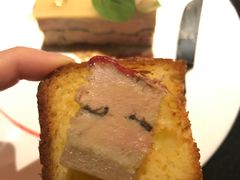 黑菌层鹅肝派配梨啫喱，无花果及法式吐司-AZUL by FUEL蓝色·法式酒馆(琶醍店)