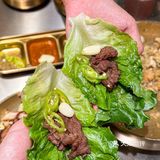 在深圳‼️发现了一家用核桃炭烤的烤肉馆‼️