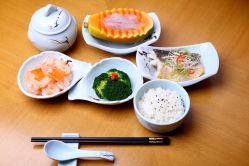 -爱陪伴尊享月子中心(国际店)