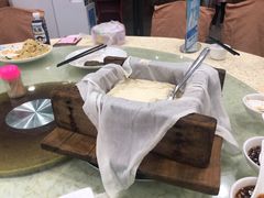 -鹏城人家海鲜酒家·23年老字号(较场尾店)