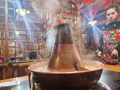 -果松木炭酸菜铜火锅·外婆参鸡汤