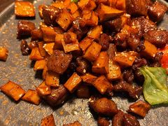 杏鲍菇炒牛肉粒-来龙里 精致 东南亚餐室(万象城店)