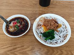 -洪记凉米线(新兴路店)