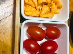 -野山舂·贵州现舂酸汤火锅(鸿通城店)