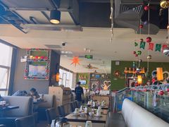 -大头虾越式风味餐厅(光明广场店)