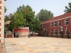 -青岛大学路小学